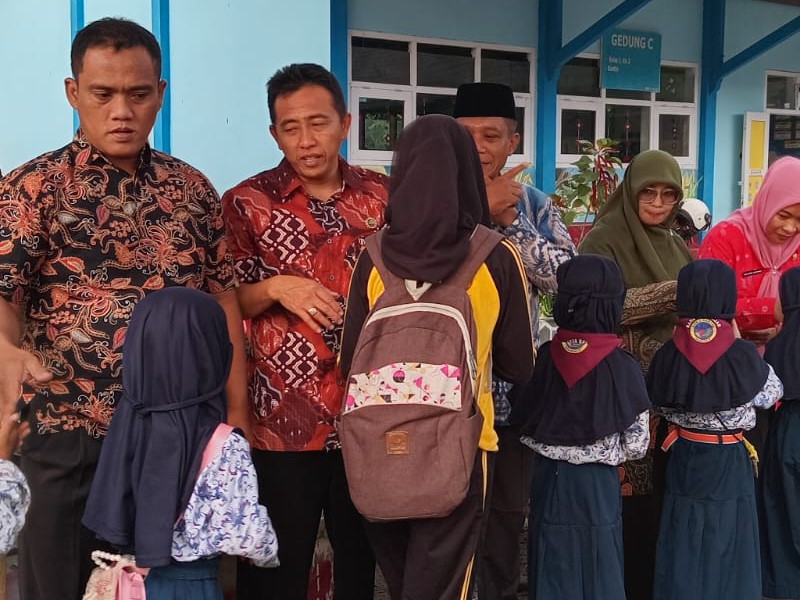 PEMBIASAAN SAMBUT SISWA