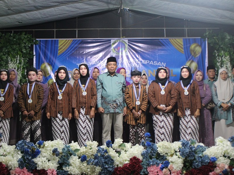 PELEPASAN DAN TASYAKURAN SISWA KELAS 6 SD NEGERI 2 BANTAL
